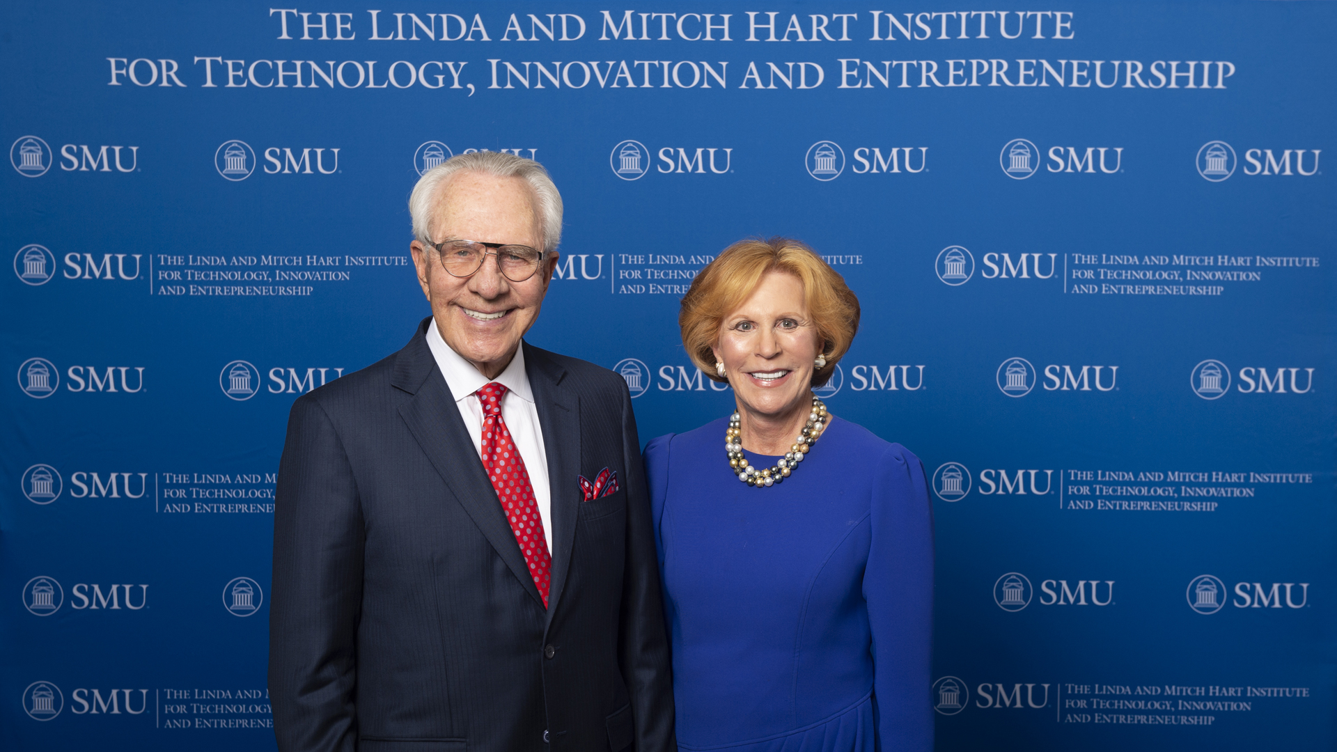 A photo of Mitch an Linda Hart smiling