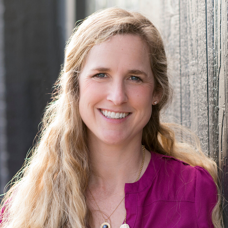 Headshot of Emily Henry.