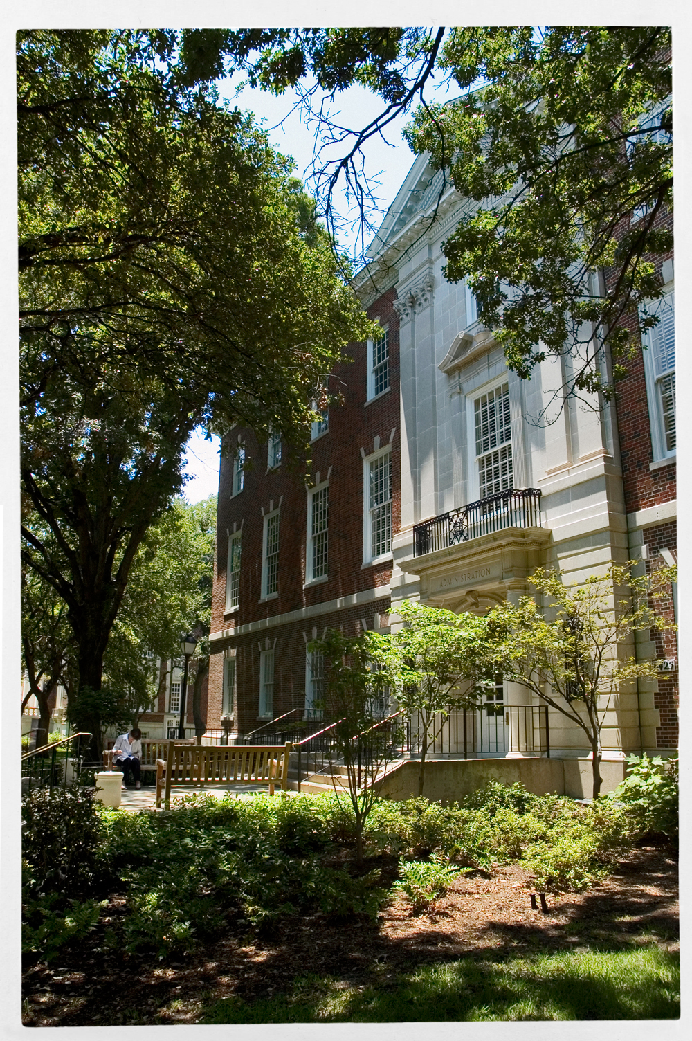 Perkins Administration Building, 色花堂_色花堂 98堂
