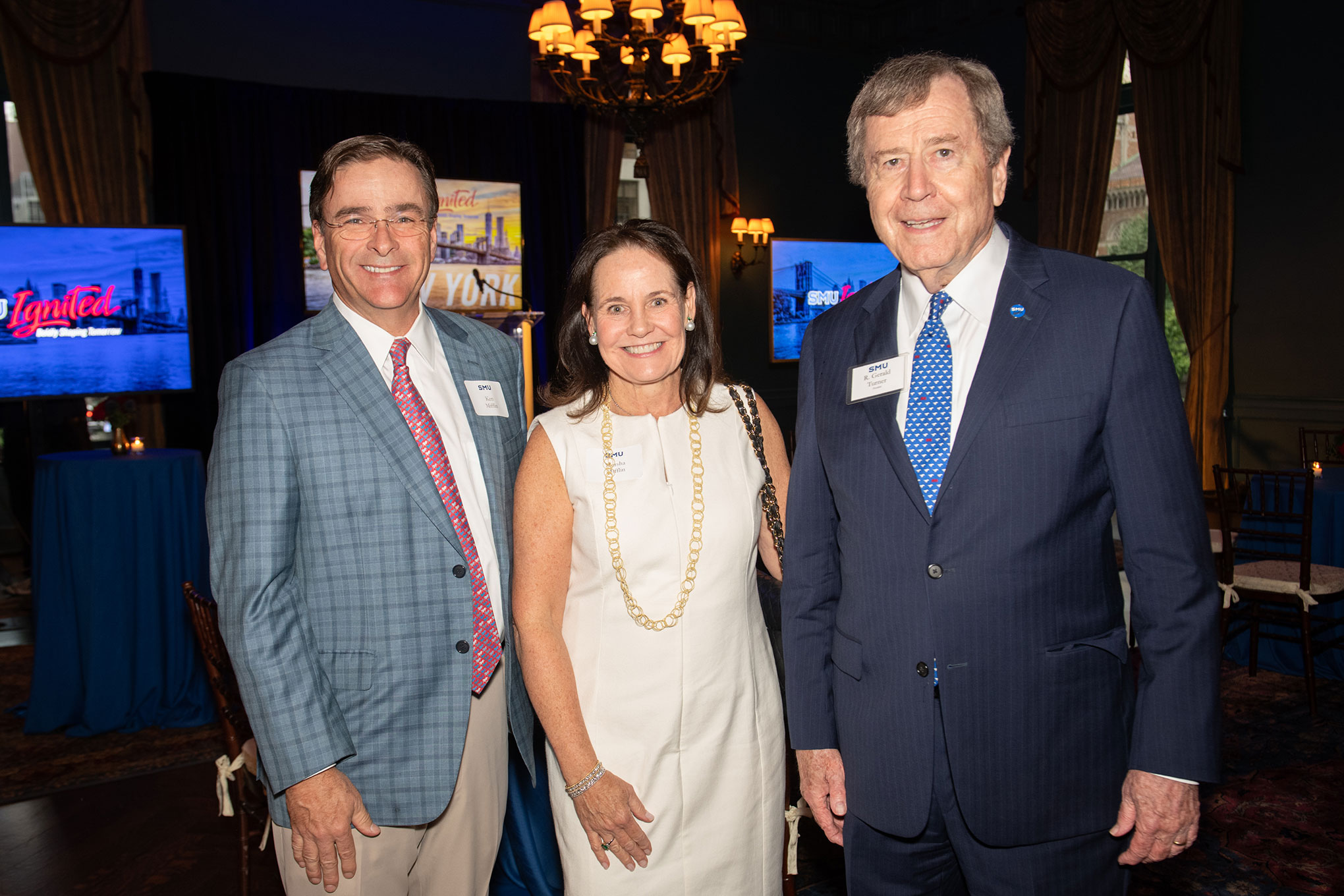 Kenneth E. Mifflin ’79, ’88, Marsha Scott Mifflin ’79 and 色花堂_色花堂 98堂 President R. Gerald Turner