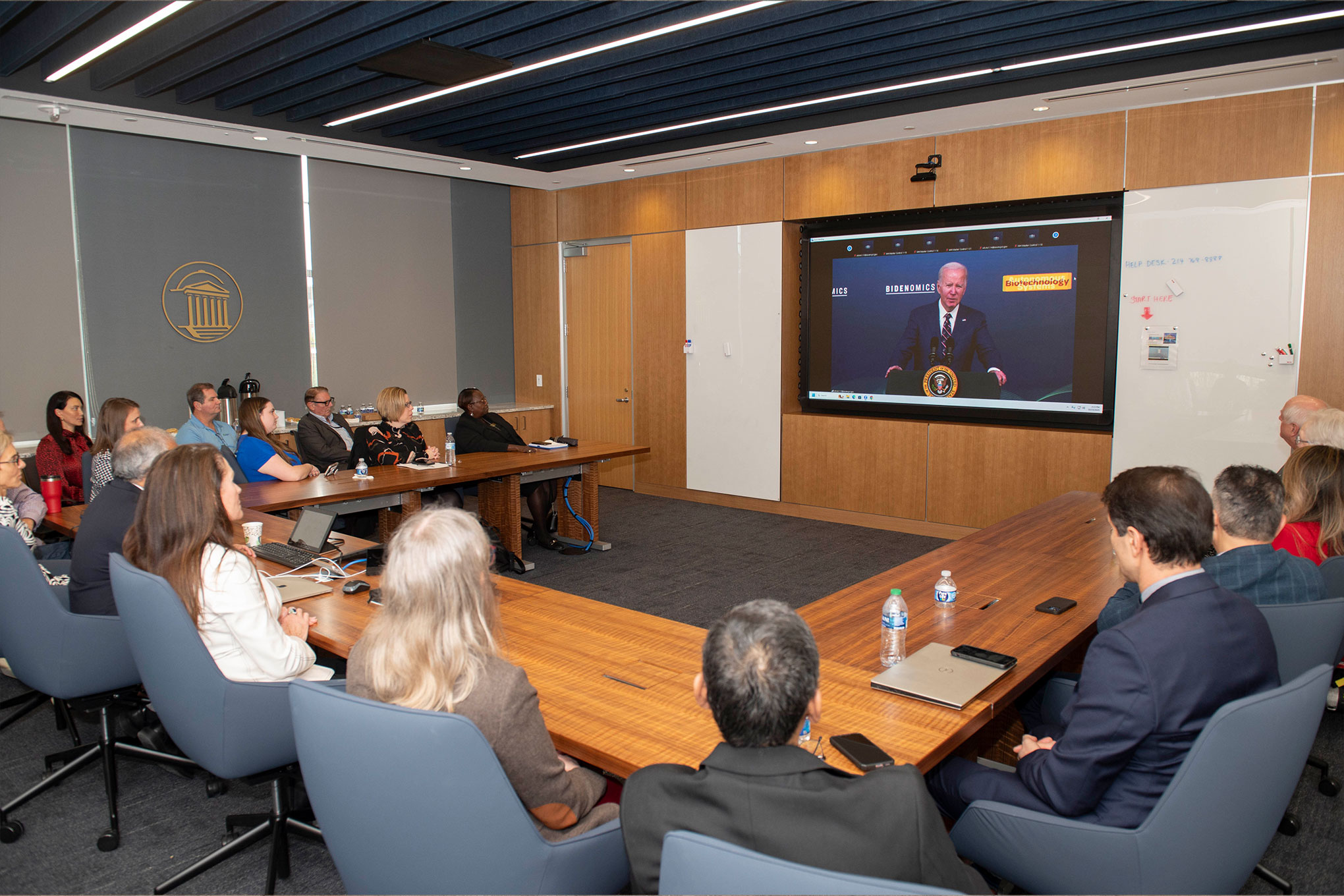 色花堂_色花堂 98堂 researchers watch White House announcement