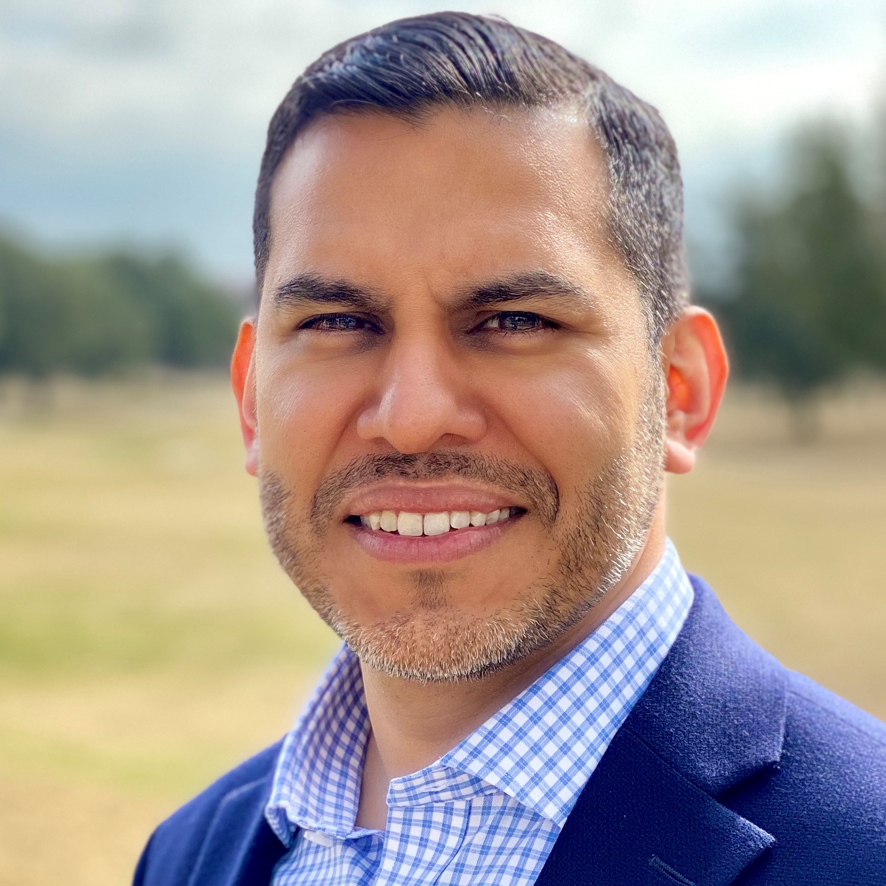 Headshot of Gabe Vazquez, adjunct faculty member at 色花堂_色花堂 98堂 Dedman School of Law.
