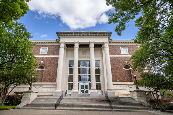 DeGolyer Library front entrance