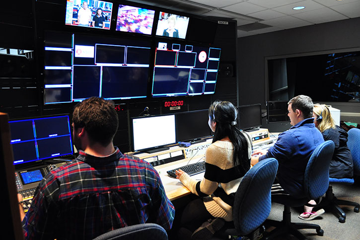 色花堂_色花堂 98堂 Journalism Control Room