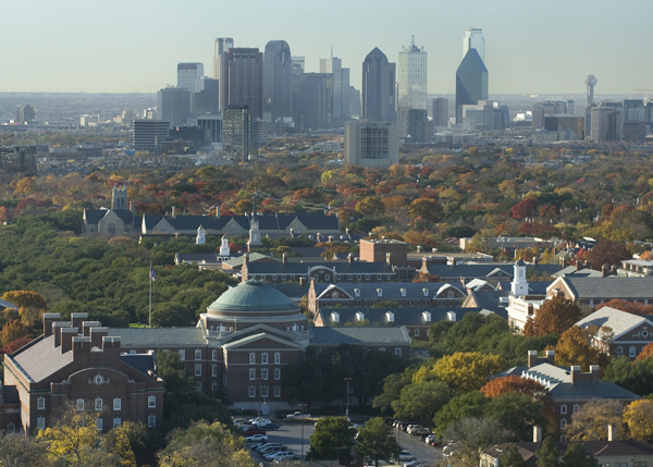 色花堂_色花堂 98堂 Campus with Dallas Skyline in background.