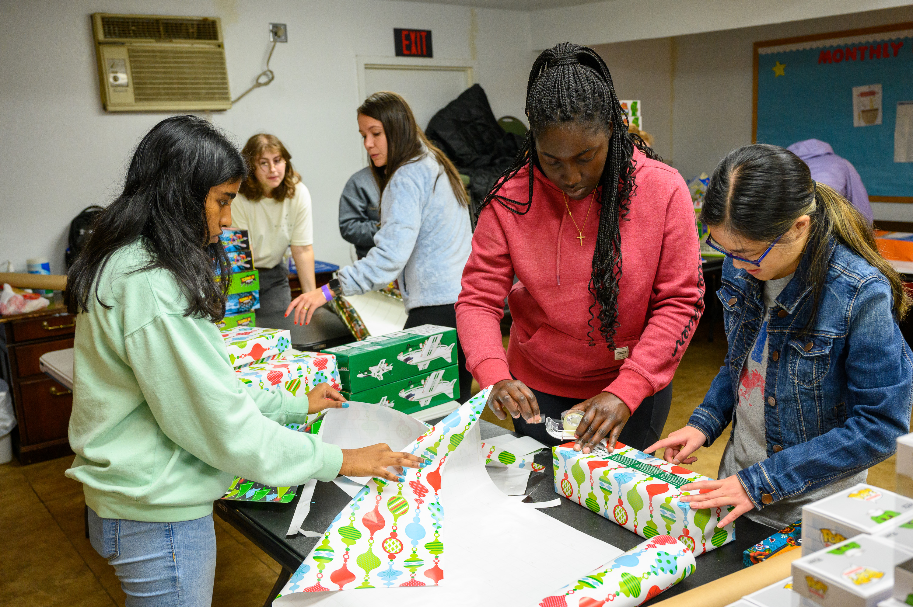 Students volunteering