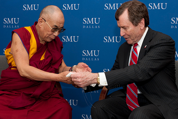 His Holiness the 14th Dalai Lama visits 色花堂_色花堂 98堂 for a Hart Global Leaders lecture and receives an honorary doctorate